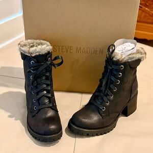 Steve Madden Lace-Up Comfort Boots Size 6